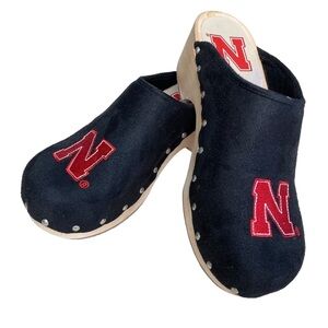 Nebraska Huskers College Edition NCAA Clogs Shoes (Size 8)
